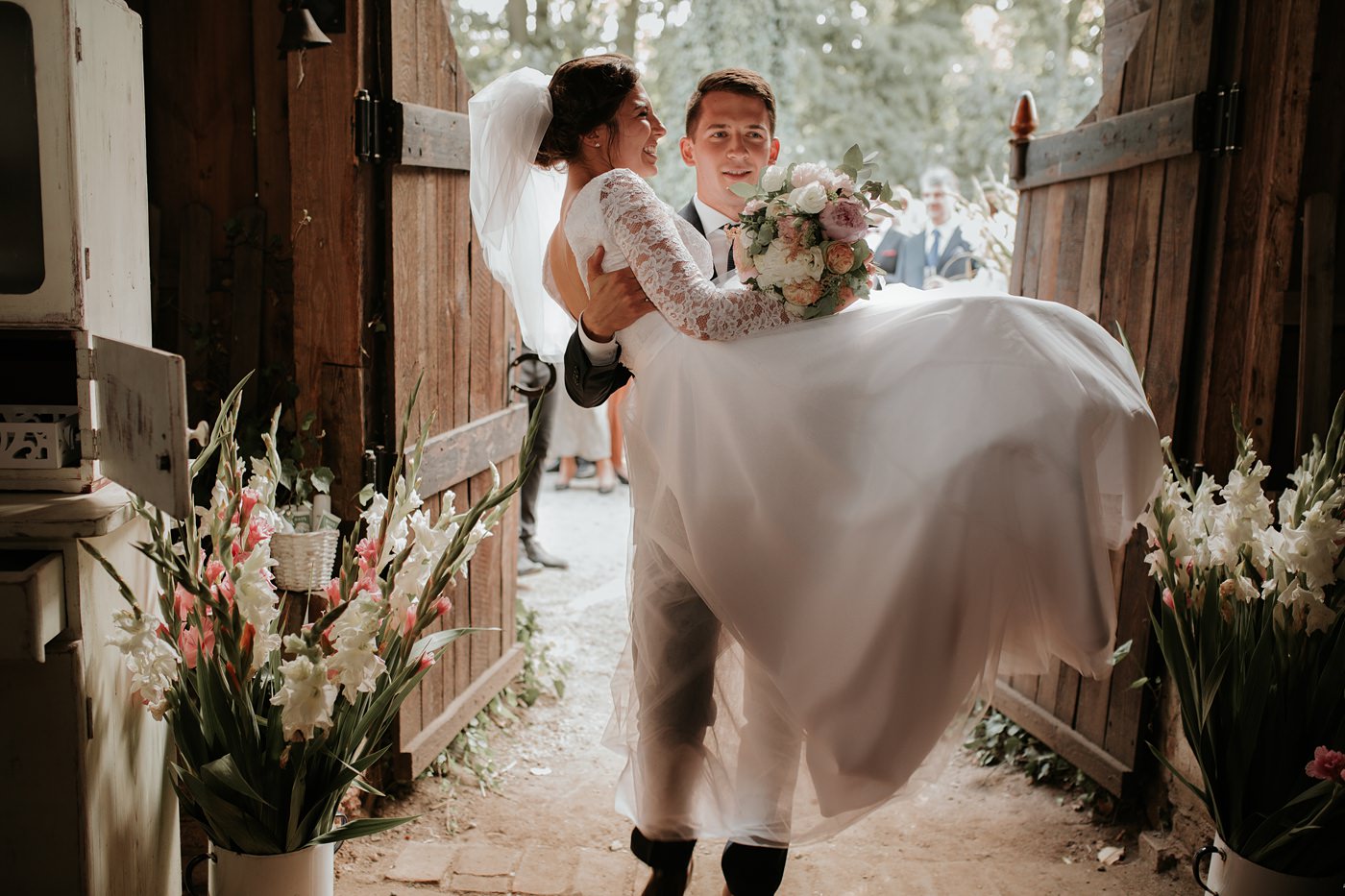 Dominika & Aleksander - Rustykalne wesele w stodole - Baborówko 98
